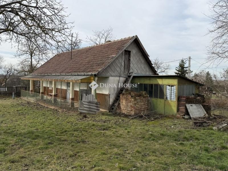 Eladó családi ház Kóka