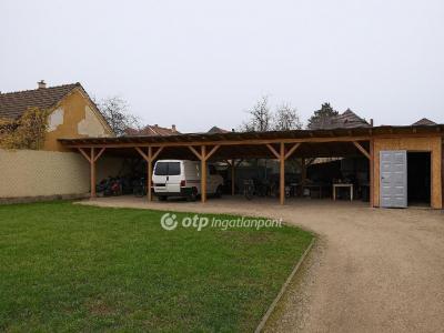 Eladó családi ház Budapest