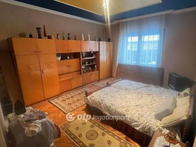 Eladó családi ház Cegléd