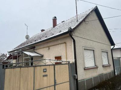 Eladó családi ház Cegléd