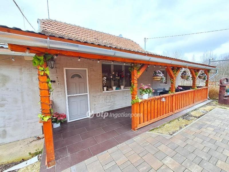 Eladó tanya Nagykőrös