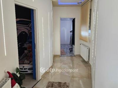 Eladó családi ház Szolnok