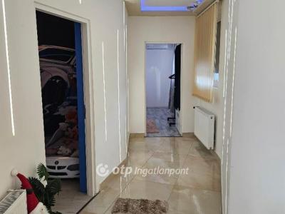 Eladó családi ház Szolnok