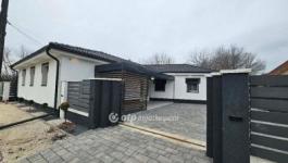 Eladó családi ház Szolnok