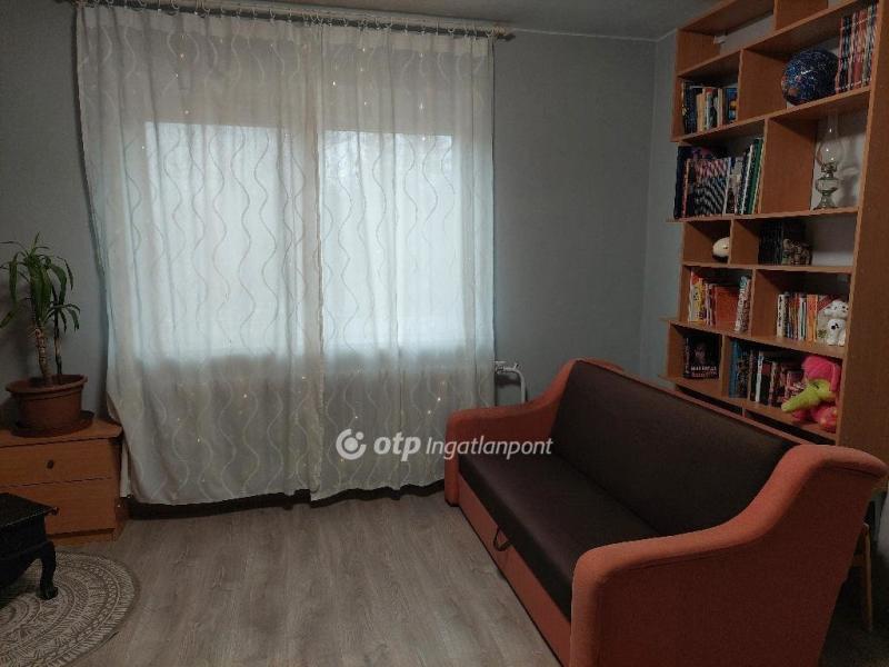 Eladó családi ház Bakonyszentlászló