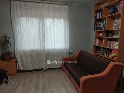 Eladó családi ház Bakonyszentlászló