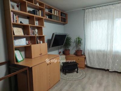 Eladó családi ház Bakonyszentlászló