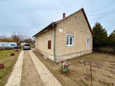 Eladó családi ház Nyársapát