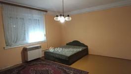 Eladó családi ház Baks