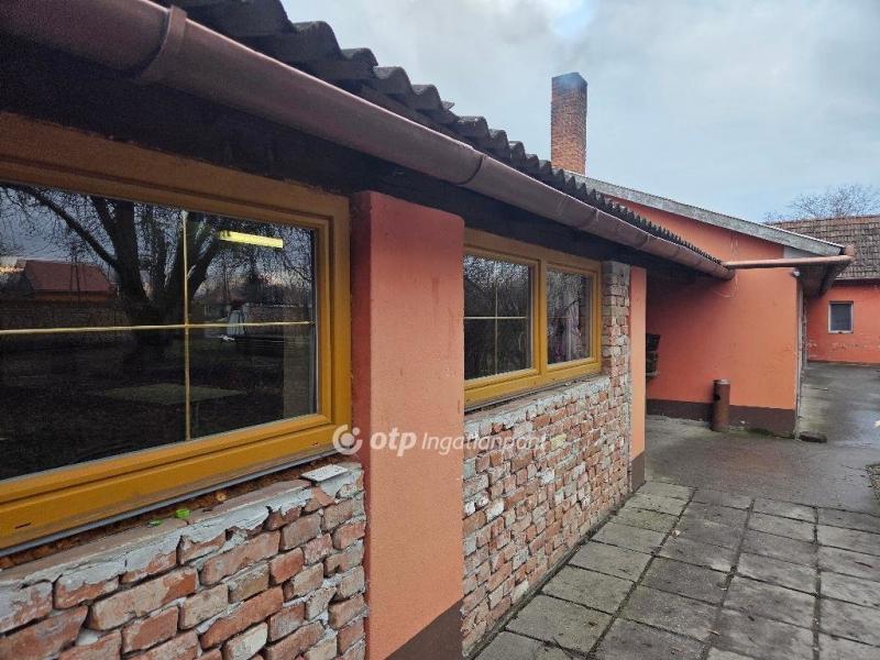 Eladó családi ház Mezőhegyes