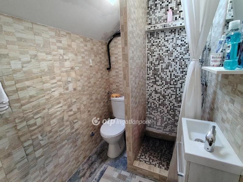 Eladó családi ház Vecsés