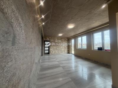 Eladó családi ház Törtel