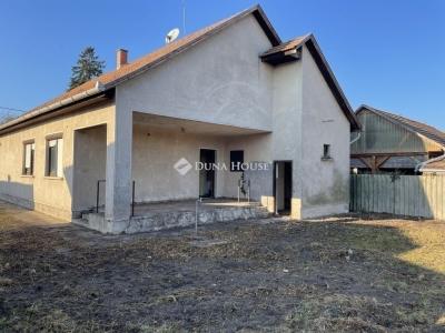 Eladó családi ház Monor