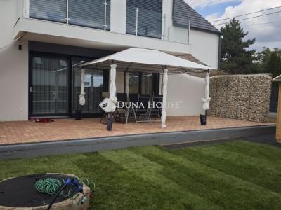 Eladó lakás Balatonalmádi