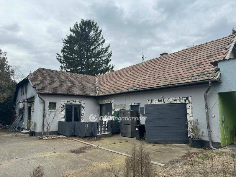 Eladó családi ház Szigethalom