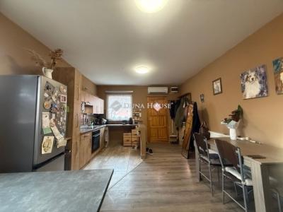 Eladó családi ház Vecsés