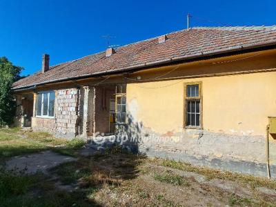 Eladó házrész Cegléd