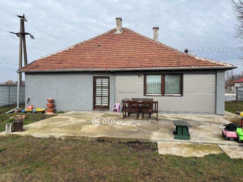 Eladó családi ház Vésztő