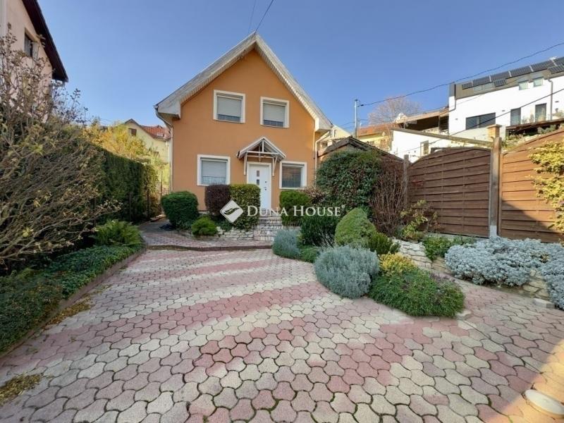 Eladó családi ház Budaörs