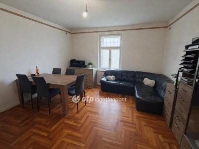 Eladó családi ház Csongrád