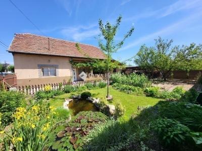 Eladó családi ház Vecsés