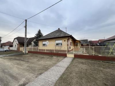 Eladó családi ház Monor Monorierdő