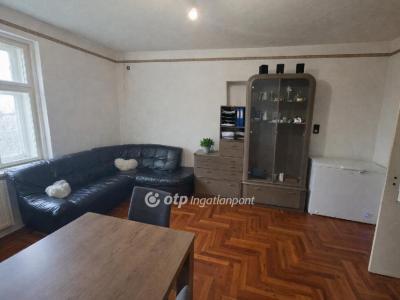 Eladó családi ház Csongrád