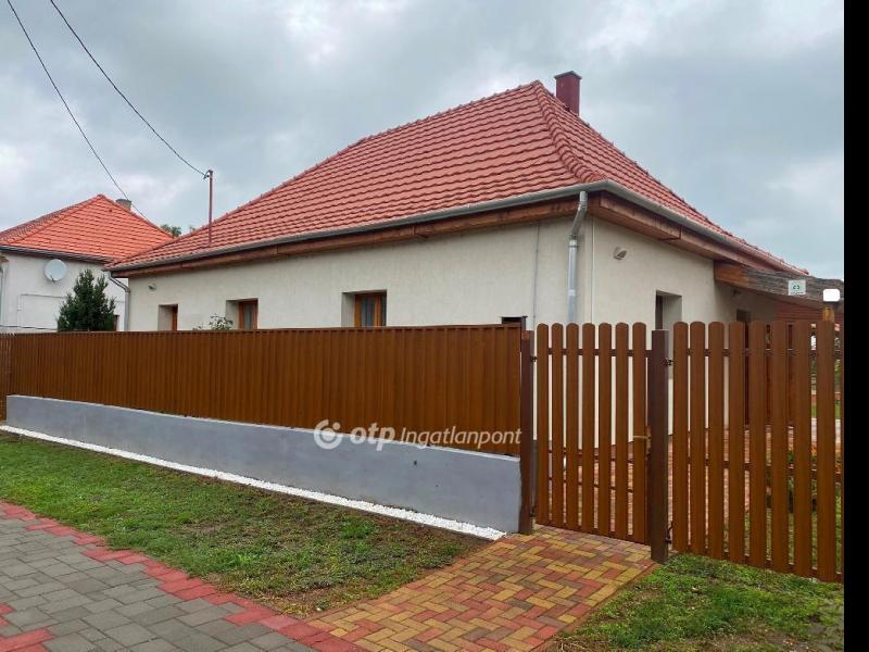 Eladó családi ház Egyek