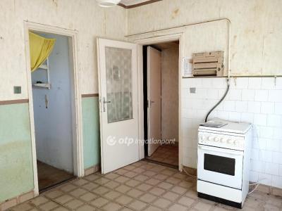 Eladó családi ház Veszprém