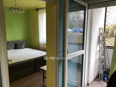 Eladó lakás Ajka