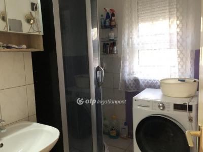 Eladó lakás Ajka