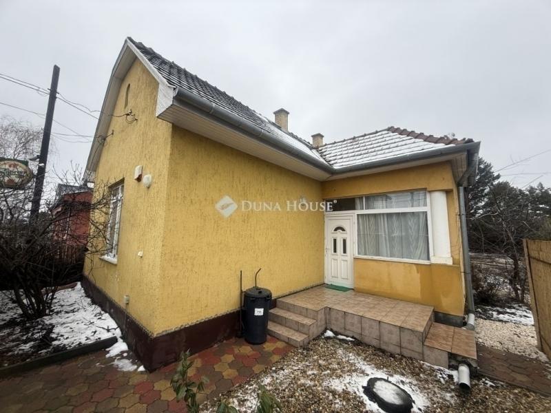 Eladó házrész Vecsés