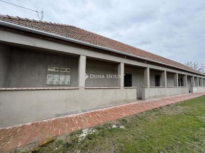 Eladó családi ház Örkény