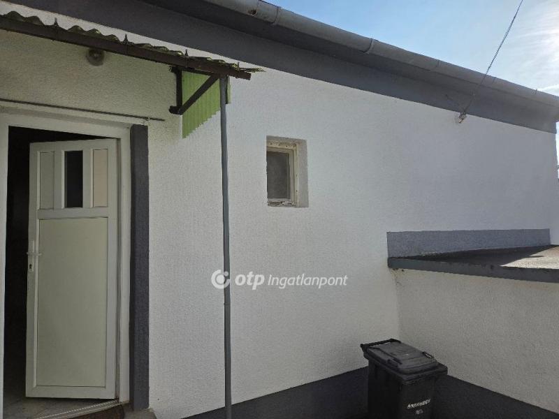Eladó családi ház Balatonederics