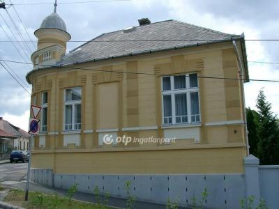 Eladó családi ház Veszprém