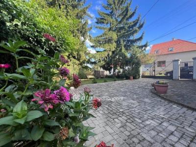 Eladó családi ház Veszprém