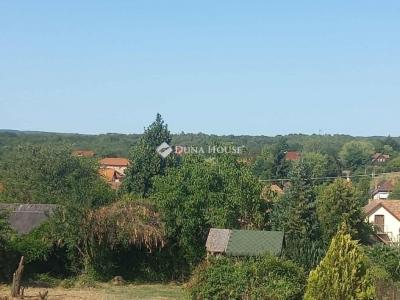 Eladó lakóövezeti telek Vácduka