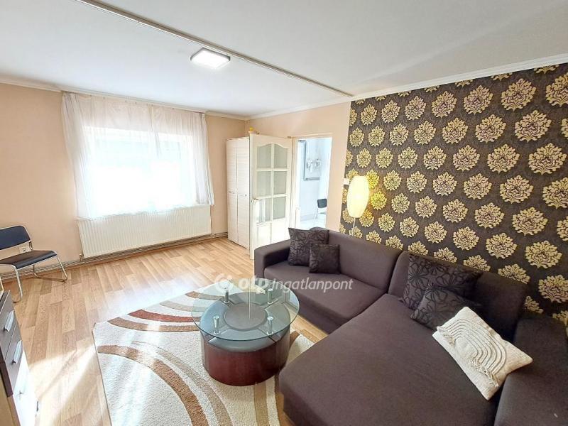 Eladó lakás Kecskemét