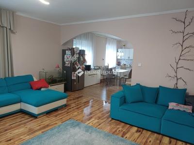 Eladó családi ház Szirmabesenyő