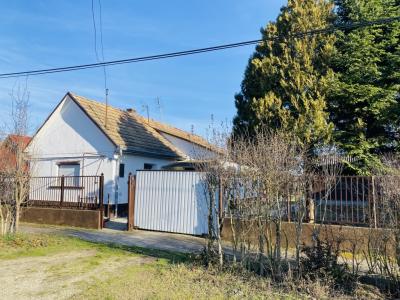 Eladó családi ház Örkény