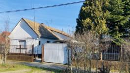 Eladó családi ház Örkény