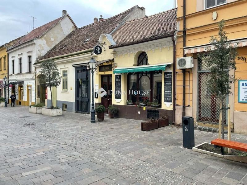 Eladó családi ház Pécs