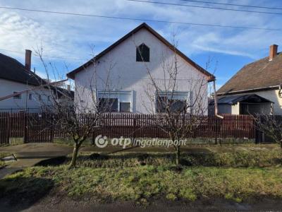 Eladó családi ház Kaba