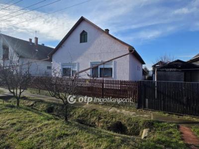 Eladó családi ház Kaba
