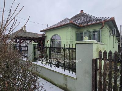 Eladó családi ház Kaba