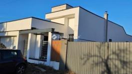 Eladó családi ház Tápióság