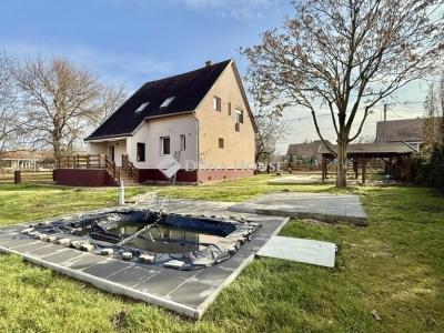 Eladó családi ház Budapest