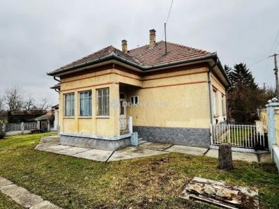 Eladó családi ház Tápiószecső