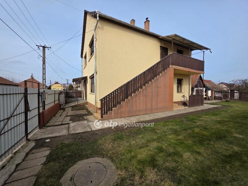 Eladó családi ház Polgár