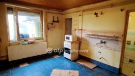 Eladó családi ház Abda